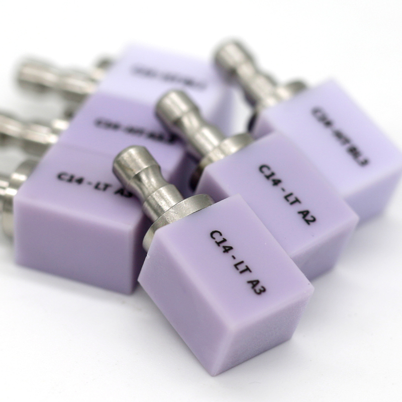 전치부 수복을 위한 오덴탈 글라스 세라믹 강결합 접착 시멘트 술기